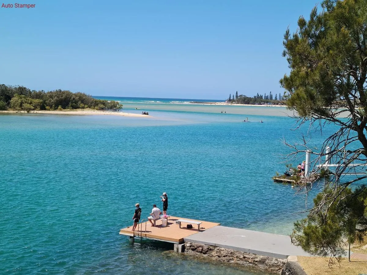 Wharf Lodge River View Apartment Maroochydore